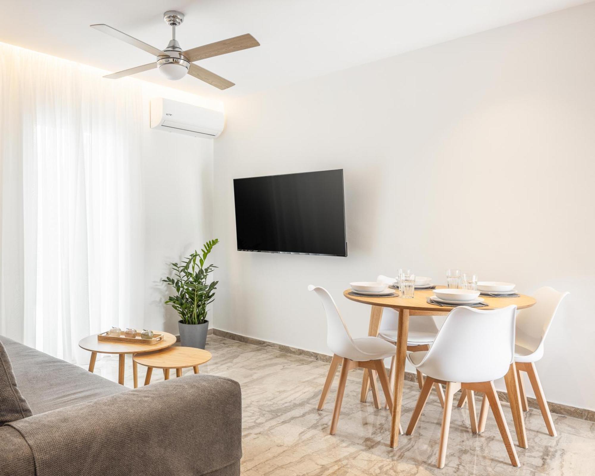 Minimalist Apartment Near The Airport And The City Center Kanálion المظهر الخارجي الصورة